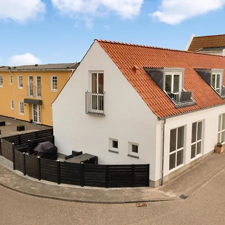 Semesterbostad Beautiful Two-storey, - Damgårdsvej 15a