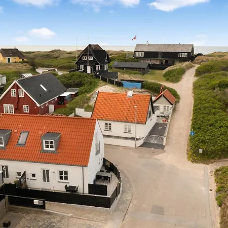 Beautiful Two-storey, - Damgardsvej 15a