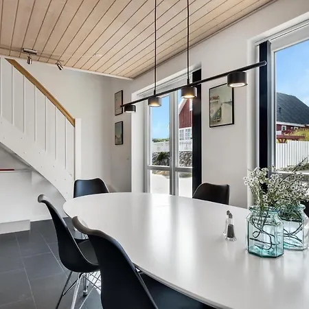 Beautiful Two-storey, - Damgårdsvej 15a *